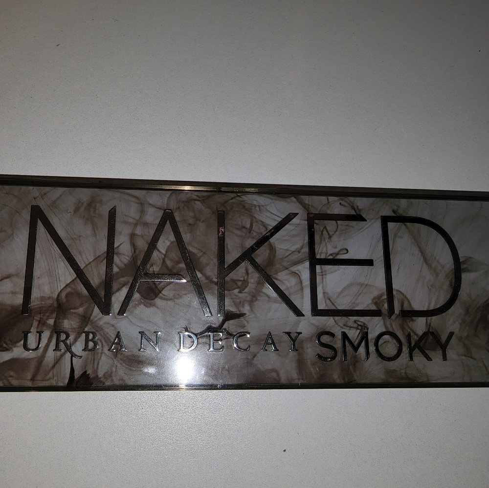 Urban Decay Smoky Palette